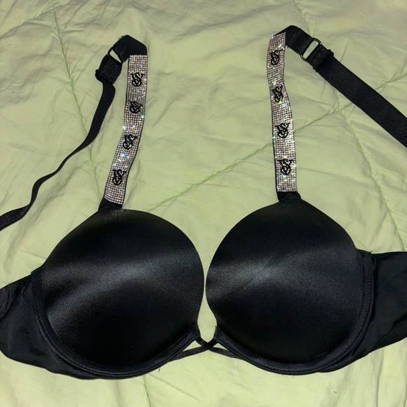 Bombshell add two cups shine strap push- up bra
Size 34B - Picture 1 of 2